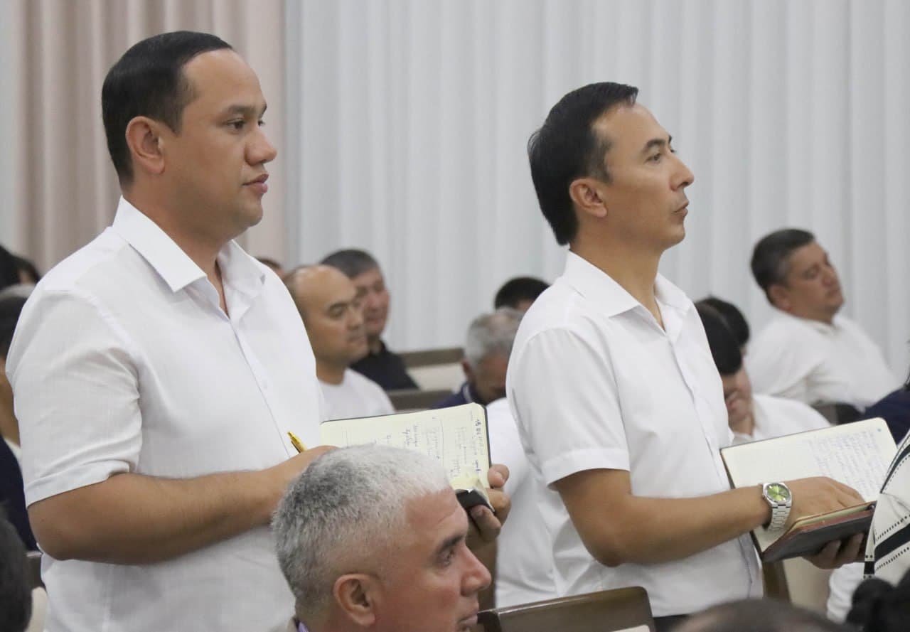 Bobur shahrida viloyat hokimi Shuhratbek Abdurahmonov raisligida “hokimlik soati” yig‘ilishi bo‘lib o‘tdi