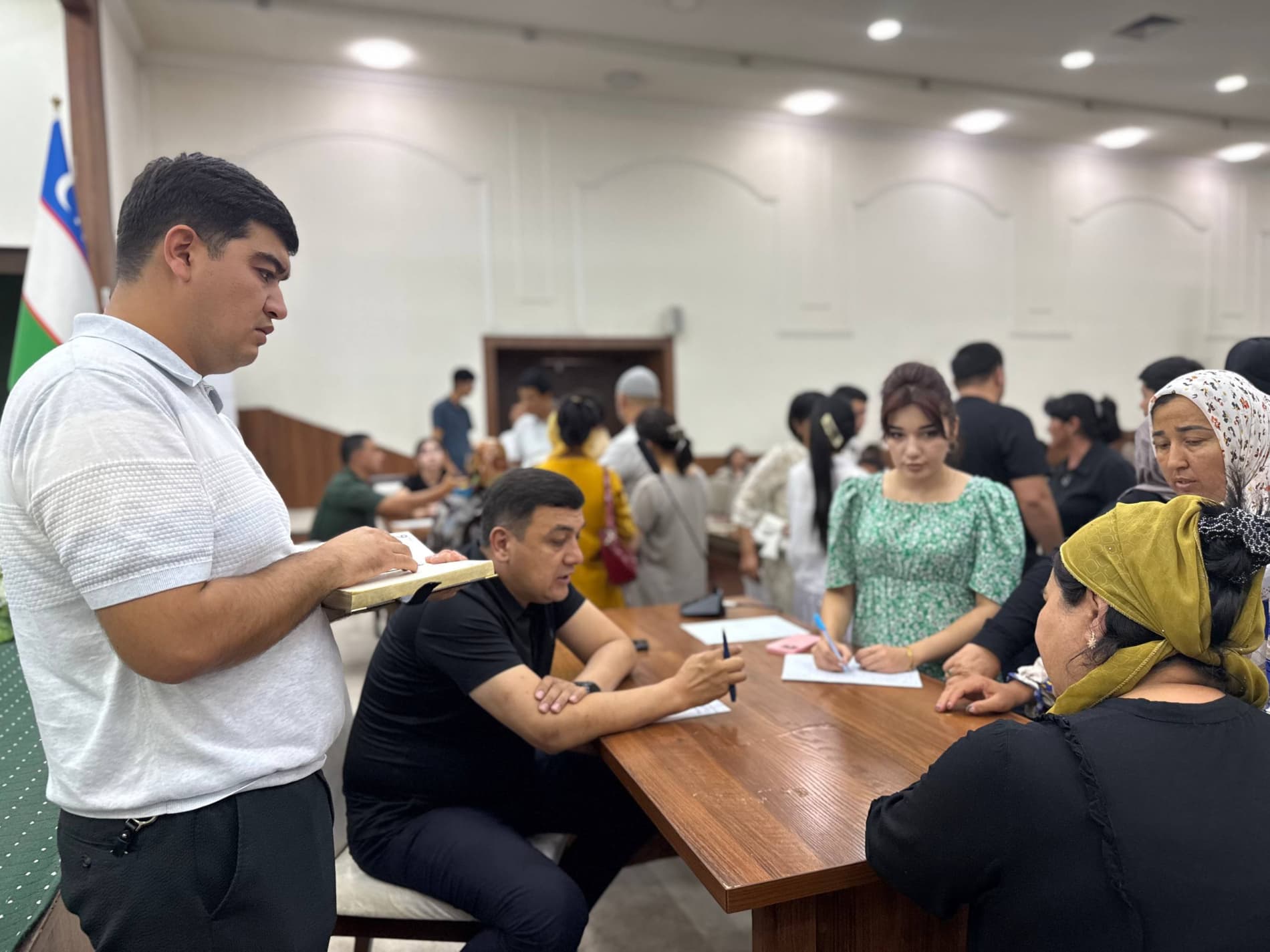 «Yoshlar kuni» munosabati bilan Andijon viloyatining barcha hududlarida rahbarlar va yoshlarning ochiq muloqotlari tashkil etildi