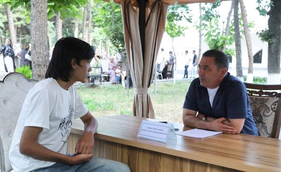 «Yoshlar kuni» munosabati bilan Andijon viloyatining barcha hududlarida rahbarlar va yoshlarning ochiq muloqotlari tashkil etildi