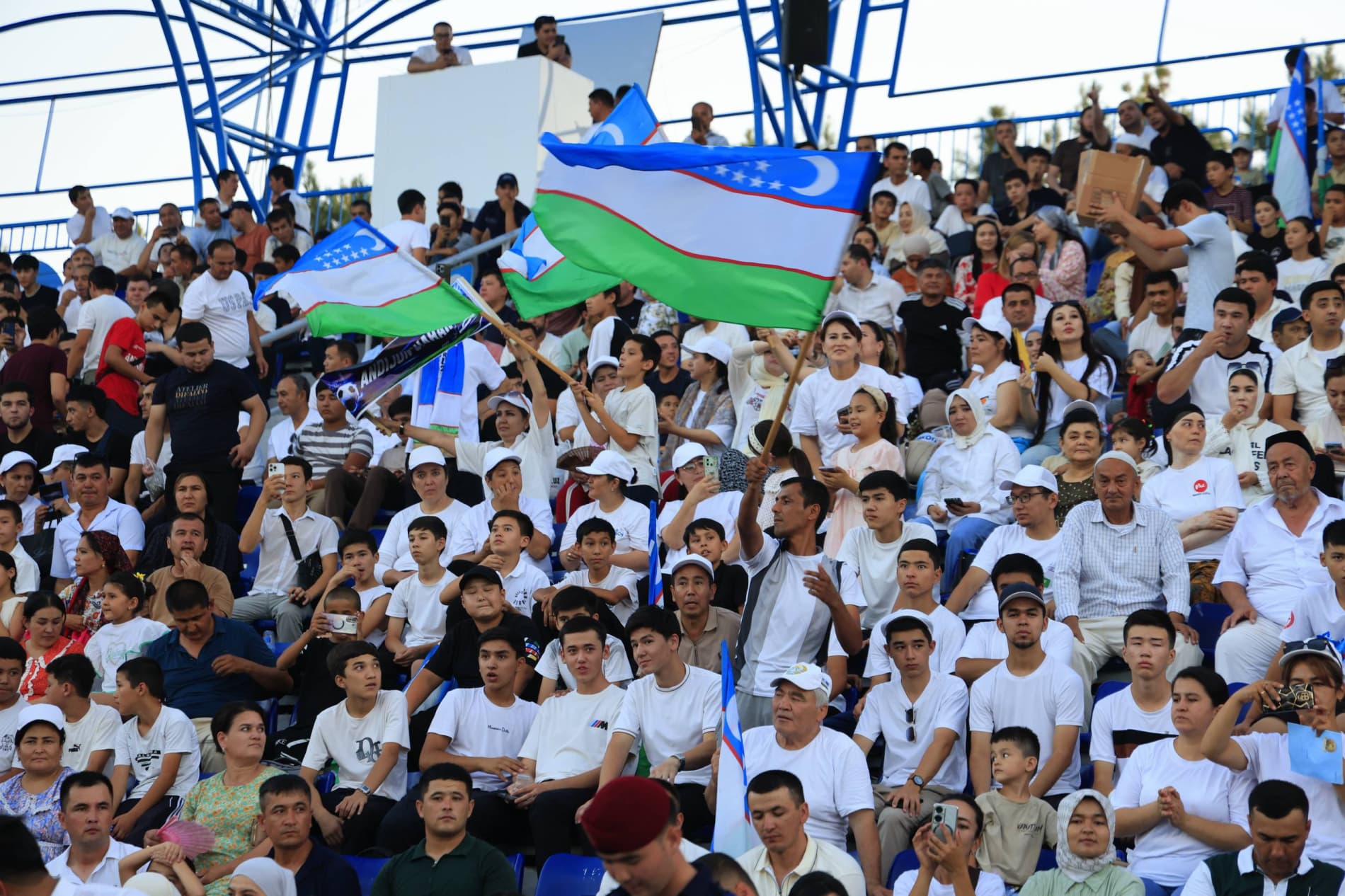 «Bobur Arena»dan LIVE: DXX kubogining viloyat bosqichi final uchrashuvi qizg‘in va murosasiz ruhda davom etmoqda!