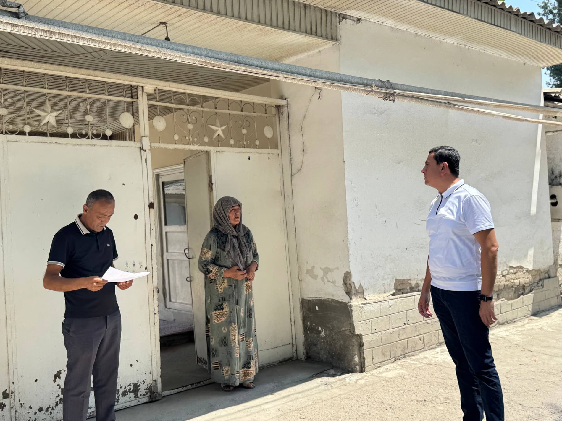 Andijon va Marhamat tumanlari hokimliklari vakillari ishtirokida mahallalarda elektr ta’minoti barqarorligi o‘rganilmoqda
