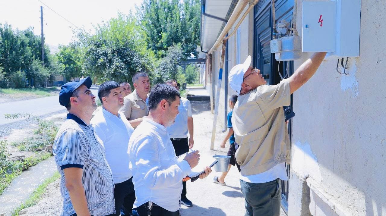 Andijon va Marhamat tumanlari hokimliklari vakillari ishtirokida mahallalarda elektr ta’minoti barqarorligi o‘rganilmoqda