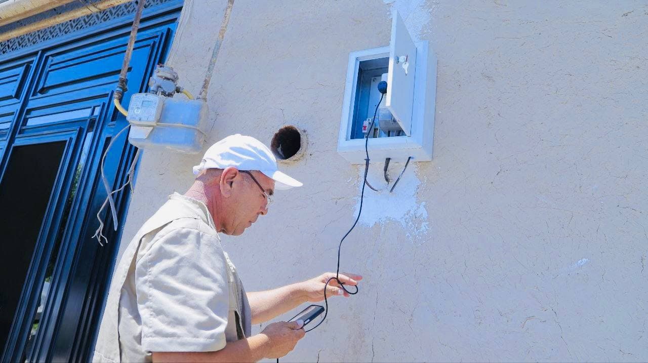 Andijon va Marhamat tumanlari hokimliklari vakillari ishtirokida mahallalarda elektr ta’minoti barqarorligi o‘rganilmoqda