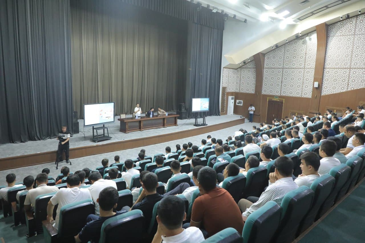 Andijonda yoshlar va tadbirkorlar uchun SMM yo‘nalishida amaliy seminar tashkil etildi