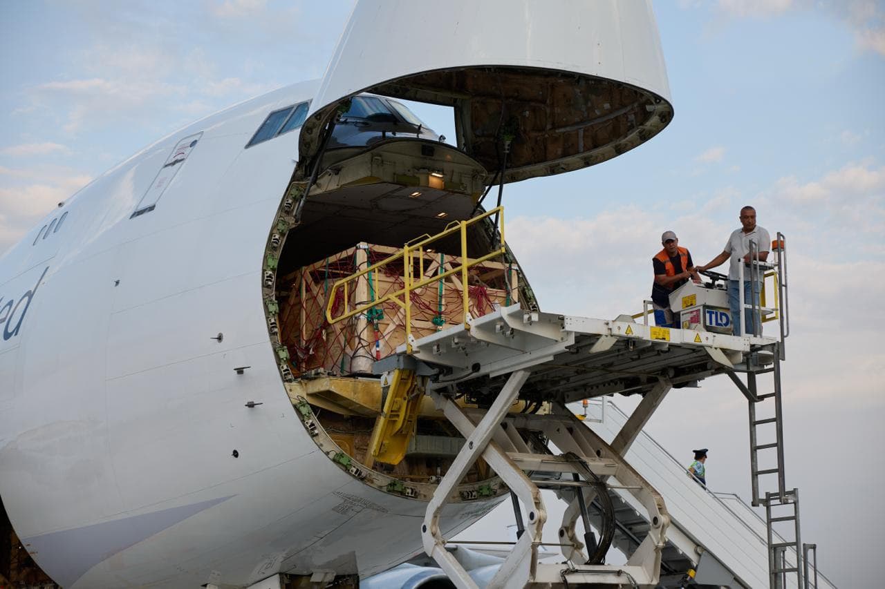 Andijon xalqaro aeroporti tarixida ilk bor Boeing 747-400F yuk samolyoti qabul qilindi
