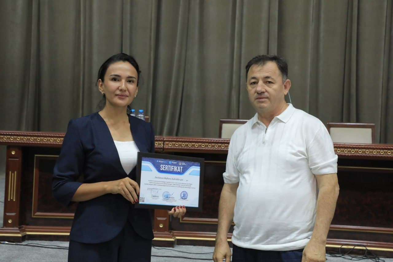 Andijonda yoshlar va tadbirkorlar uchun SMM yo‘nalishida amaliy seminar tashkil etildi