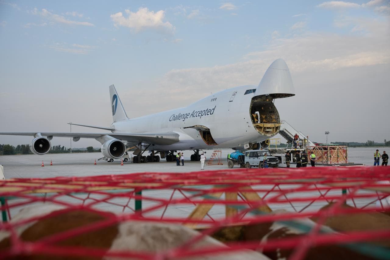 Andijon xalqaro aeroporti tarixida ilk bor Boeing 747-400F yuk samolyoti qabul qilindi