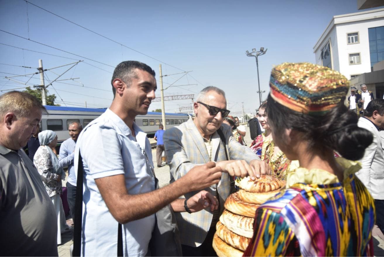 Andijonda turkiy dunyo ijodkorlari jam bo‘ldi: xalqaro adabiy va ijodiy uchrashuv boshlandi