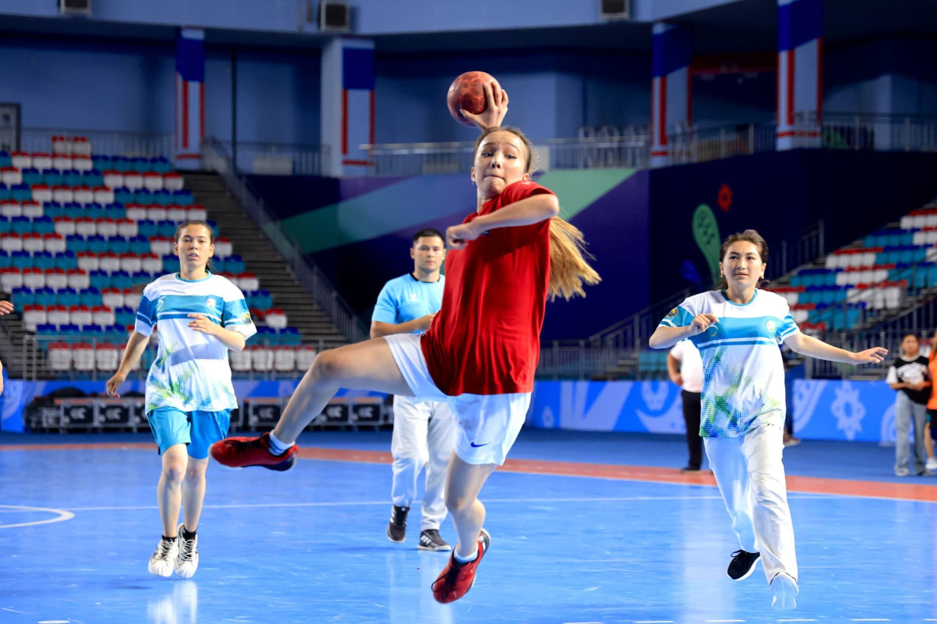 Andijon viloyatida “Besh tashabbus olimpiadasi” doirasida gandbol bo‘yicha viloyat bosqichi o‘tkazildi