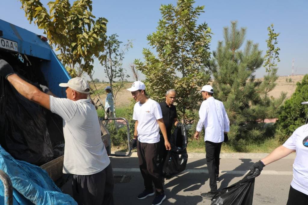 Tozalik aksiyasida andijonliklar faol qatnashdi