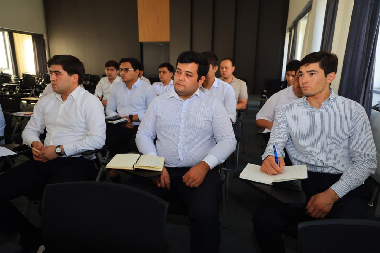 Yakkasaroyda bank tizimi vakillari ishtirokida tanqidiy-tahliliy yig‘ilish o‘tkazildi