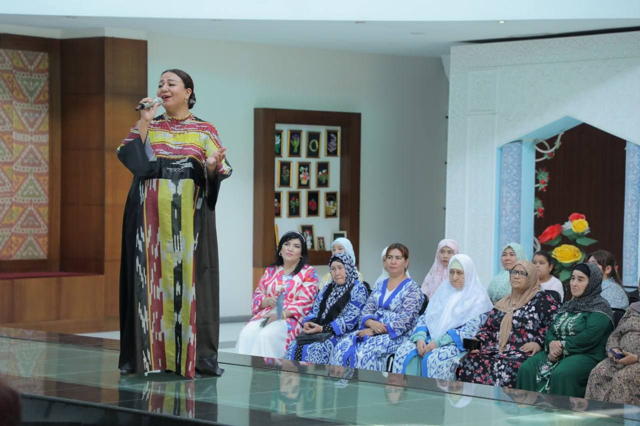 Bugun Olmazor tumanida “Liboslarda qadriyatlar aksi” mavzuida ma’rifiy tadbir bo‘lib o‘tdi.