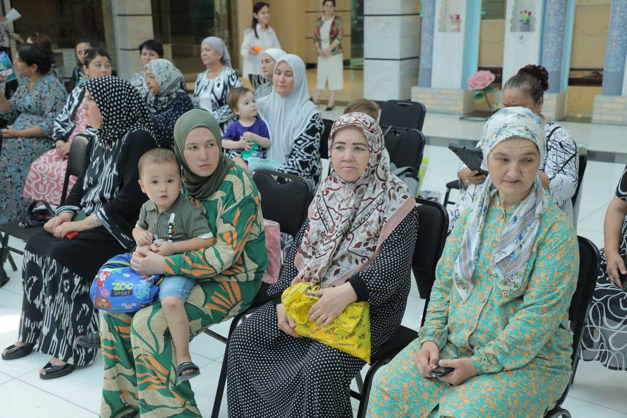 Bugun Olmazor tumanida “Liboslarda qadriyatlar aksi” mavzuida ma’rifiy tadbir bo‘lib o‘tdi.
