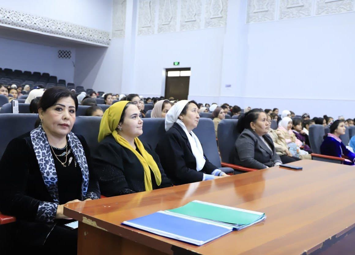 Оила ва хотин-қизлар қўмитасида Коррупцияга қарши курашиш ва уларнинг олдини олиш борасида амалга оширилаётган ишлар жараёнидан қисқа лавҳалар