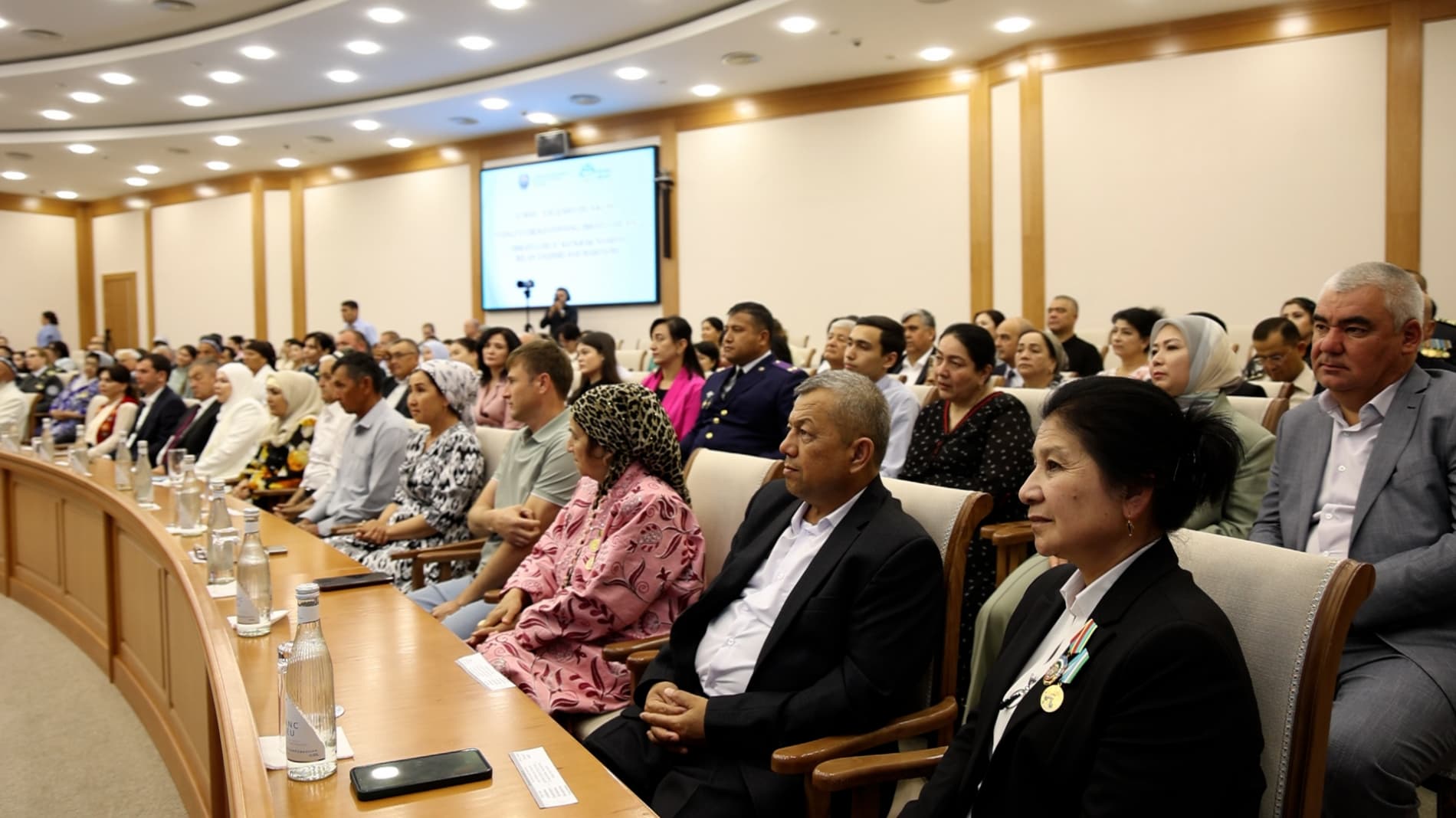 “Ibratli oila” koʻkrak nishoni - jamiyat eʼtirofi, elning duosi, avlodlar uchun oʻrnak boʻladigan meros