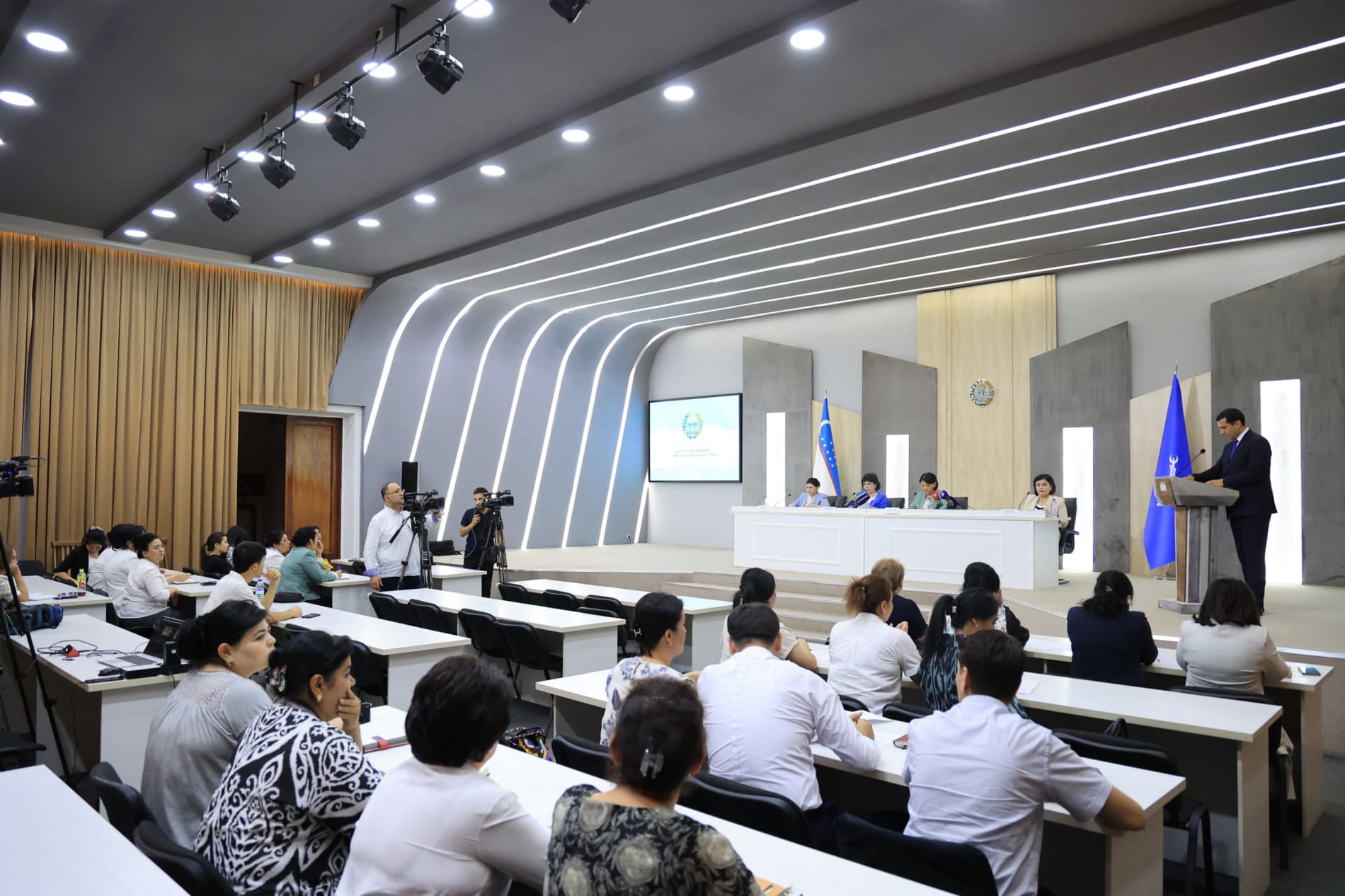 AOKAda Oila va xotin-qizlar qoʻmitasi tomonidan “2025-yilning oʻtgan davrida oila va xotin-qizlar bilan ishlash sohasida amalga oshirilgan ishlar hamda istiqboldagi rejalar” mavzusida matbuot anjumani oʻtkazildi.