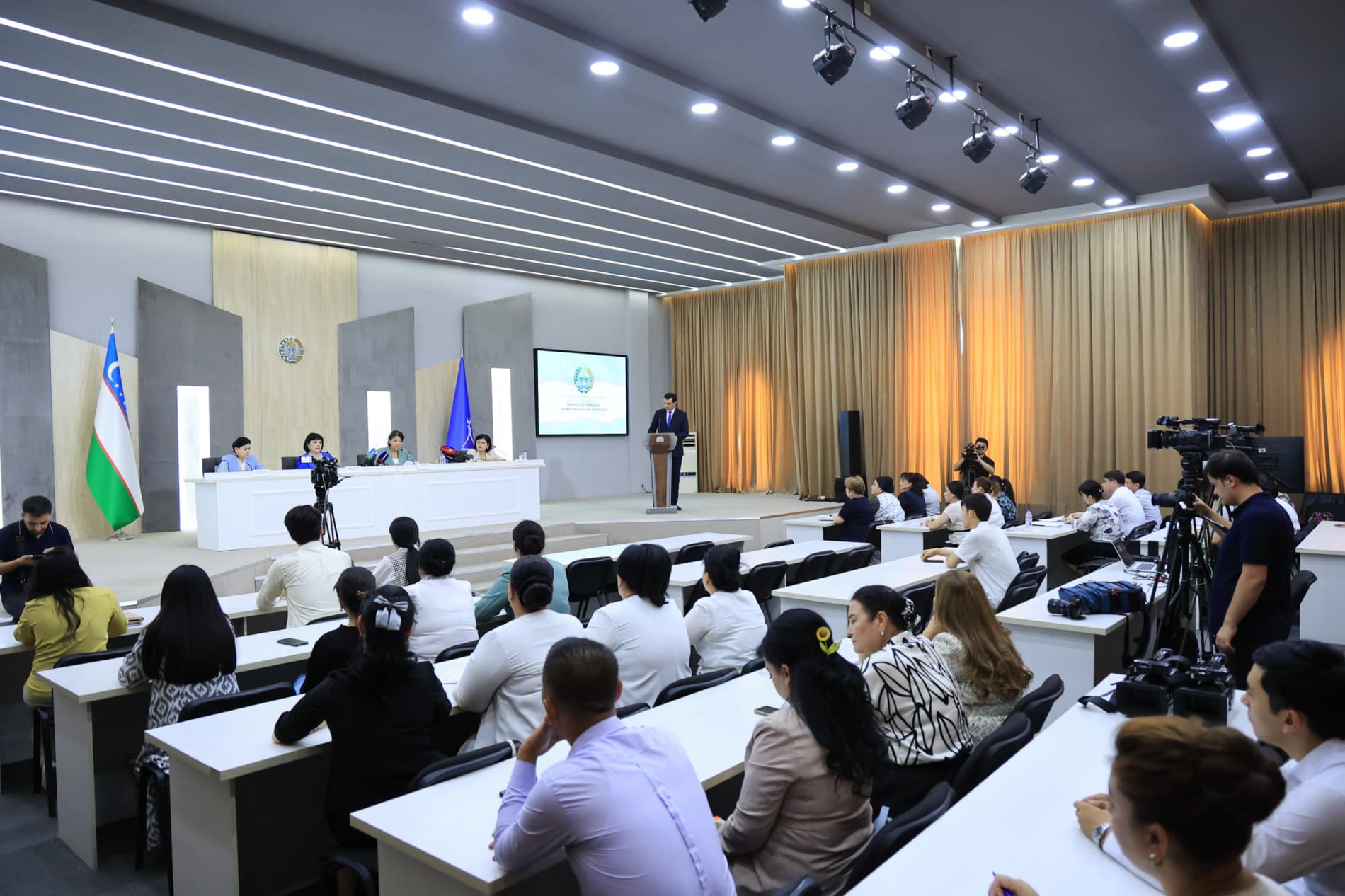 AOKAda Oila va xotin-qizlar qoʻmitasi tomonidan “2025-yilning oʻtgan davrida oila va xotin-qizlar bilan ishlash sohasida amalga oshirilgan ishlar hamda istiqboldagi rejalar” mavzusida matbuot anjumani oʻtkazildi.