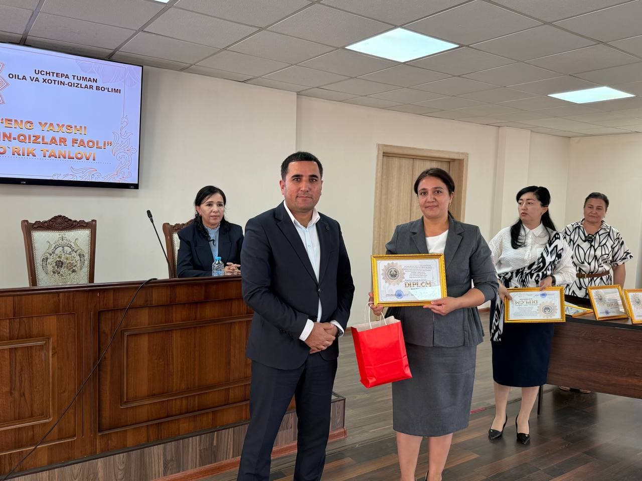 Hududlarda “Eng yaxshi xotin-qizlar faoli” tanlovining tuman va shahar bosqichi o‘tkazilmoqda