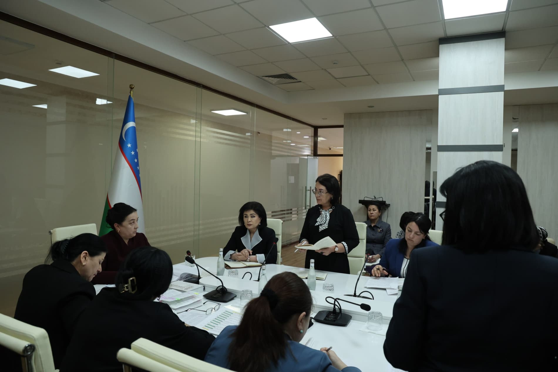 Ayollar va bolalarga nisbatan tazyiq va zo'ravonlikni oldini olish bo'yicha amalga oshirilayotgan ishlar muhokama qilindi