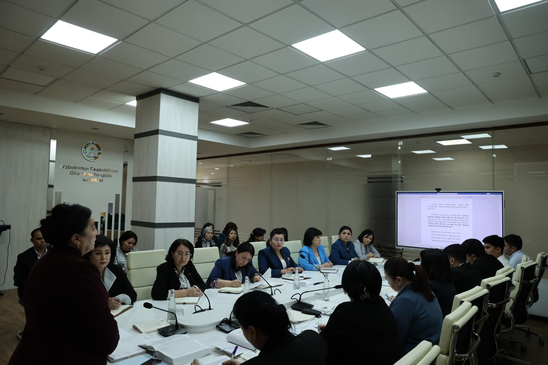 Ayollar va bolalarga nisbatan tazyiq va zo'ravonlikni oldini olish bo'yicha amalga oshirilayotgan ishlar muhokama qilindi