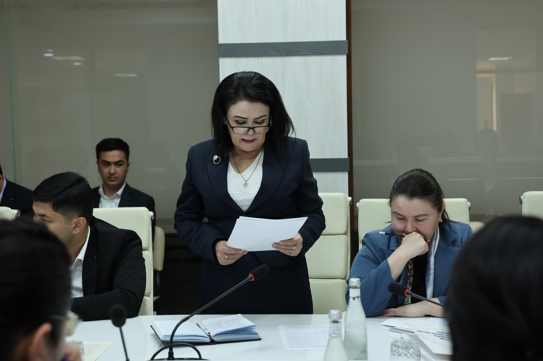 Ayollar va bolalarga nisbatan tazyiq va zo'ravonlikni oldini olish bo'yicha amalga oshirilayotgan ishlar muhokama qilindi