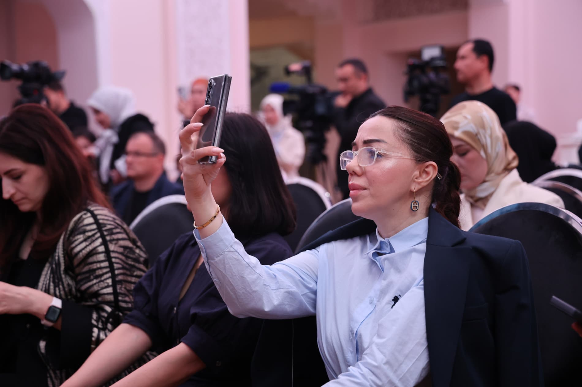 Ayolning iqtisodiy faolligi ortgan sari oila mustahkamlanadi, farovonlik oshadi, jamiyat taraqqiyoti esa yanada jadallashadi Tadbirkor ayollarni qo‘llab-quvvatlashga qaratilgan grant tanlovi g‘oliblari taqdirlandi