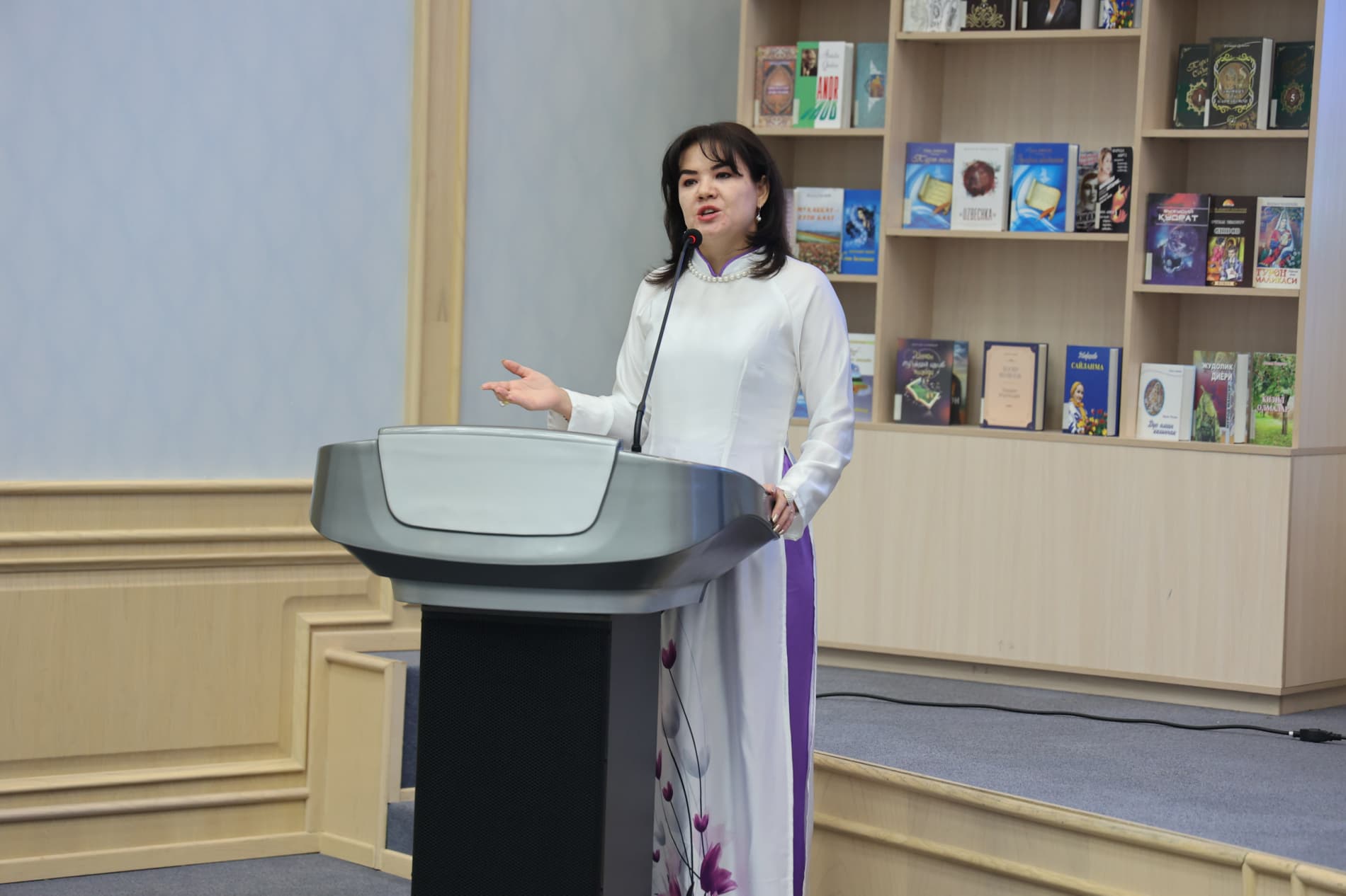 “Kitobxon onalar” loyihasi doirasida Ulug‘bek Hamdamning “Ota” romani taqdimoti o‘tkazildi