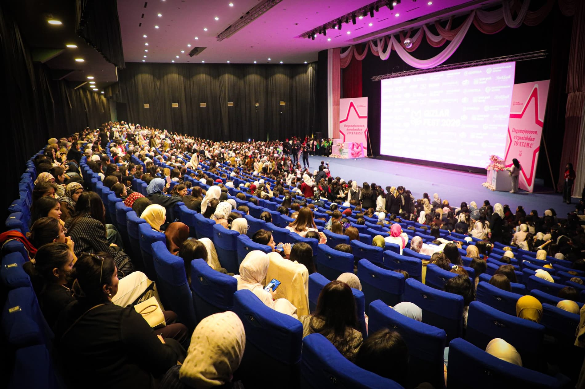 Minglab qizlarni bir maydonda jamlagan “QizlarFest 2026” festivali