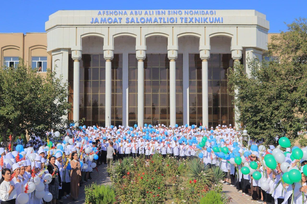 Бўлажак шифокорлар Афшона қишлоғида қасамёд қабул қилишди