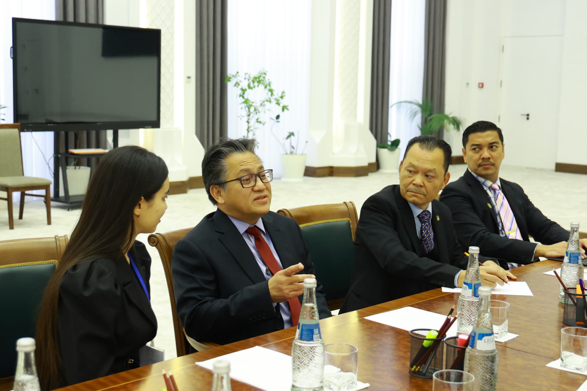 Ботир Зарипов Малайзия Парламенти Сенати раиси ўринбосари билан учрашди