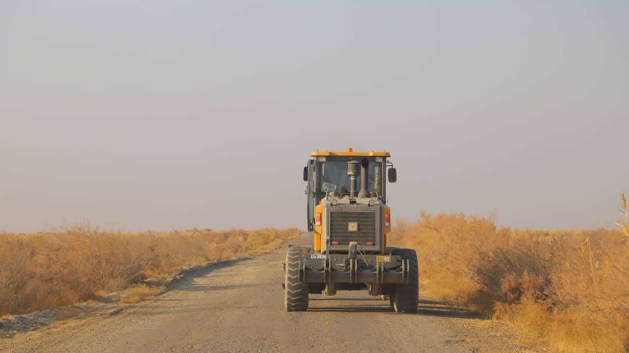 Shofirkon: "Hazor nur" ziyoratgohiga eltuvchi yoʻl obod qilinmoqda