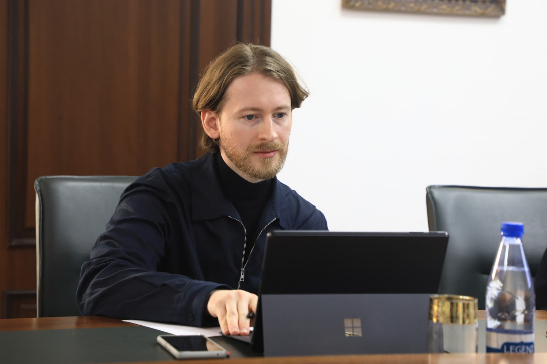 Халқаро замонавий санъат биенналесини юқори савияда ўтказиш масалалари муҳокама қилинди