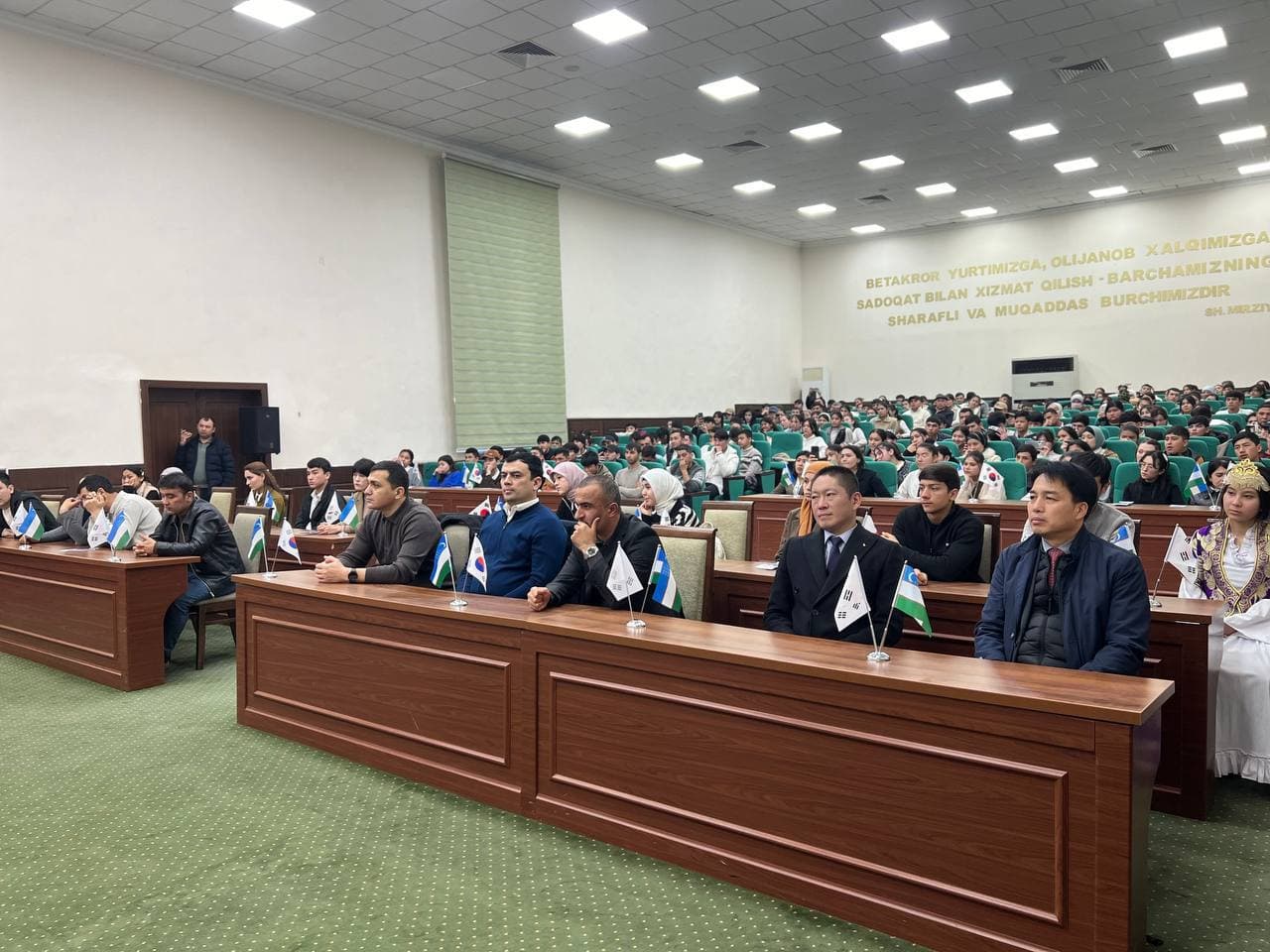 “Himchan” клиникаси Бухоро филиали раҳбари Леэ Жаэ Сеоп Ғиждувонда бўлди