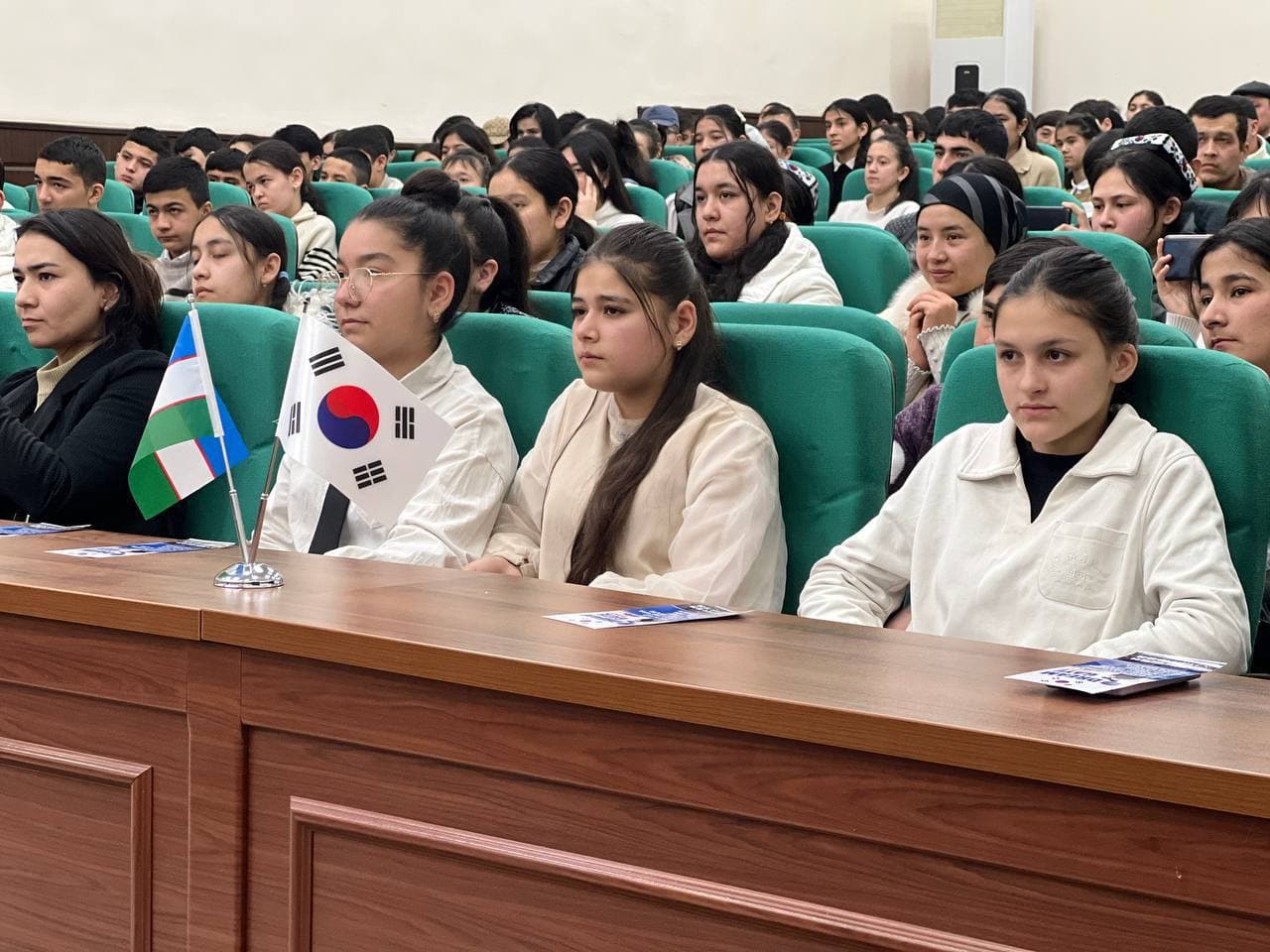 “Himchan” клиникаси Бухоро филиали раҳбари Леэ Жаэ Сеоп Ғиждувонда бўлди