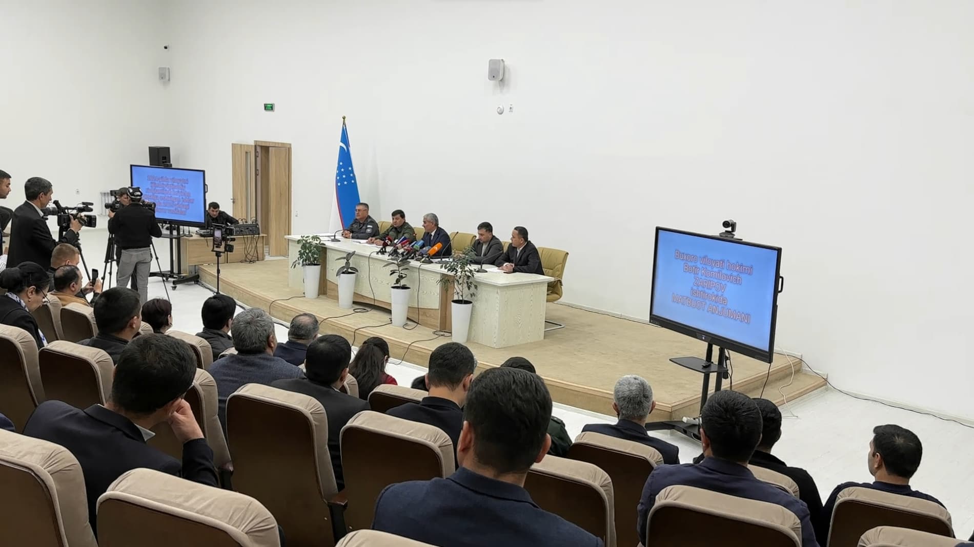 Botir Zaripov ommaviy axborot vositalari xodimlari, jurnalist va blogerlar bilan muloqot qildi