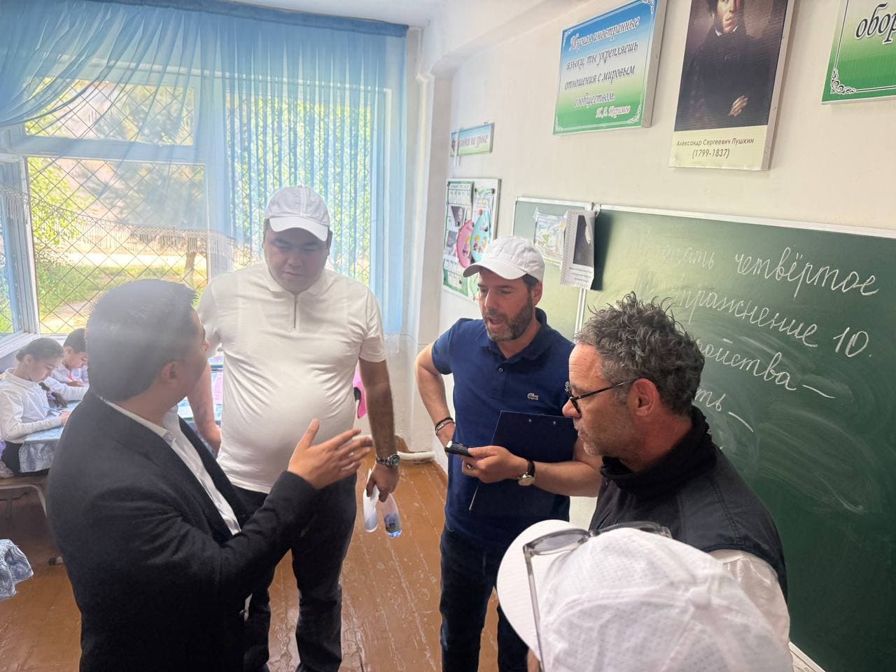 Buxoroda “ILF Consulting Engineers” kompaniyasi bilan viloyatdagi ijtimoiy soha muassasalari hamda maʼmuriy binolarning energiya samaradorligini oshirish hamda ularni barqaror issiqlik bilan taʼminlash loyihalarini boshlash yuzasidan uchrashuv oʻtkazildi