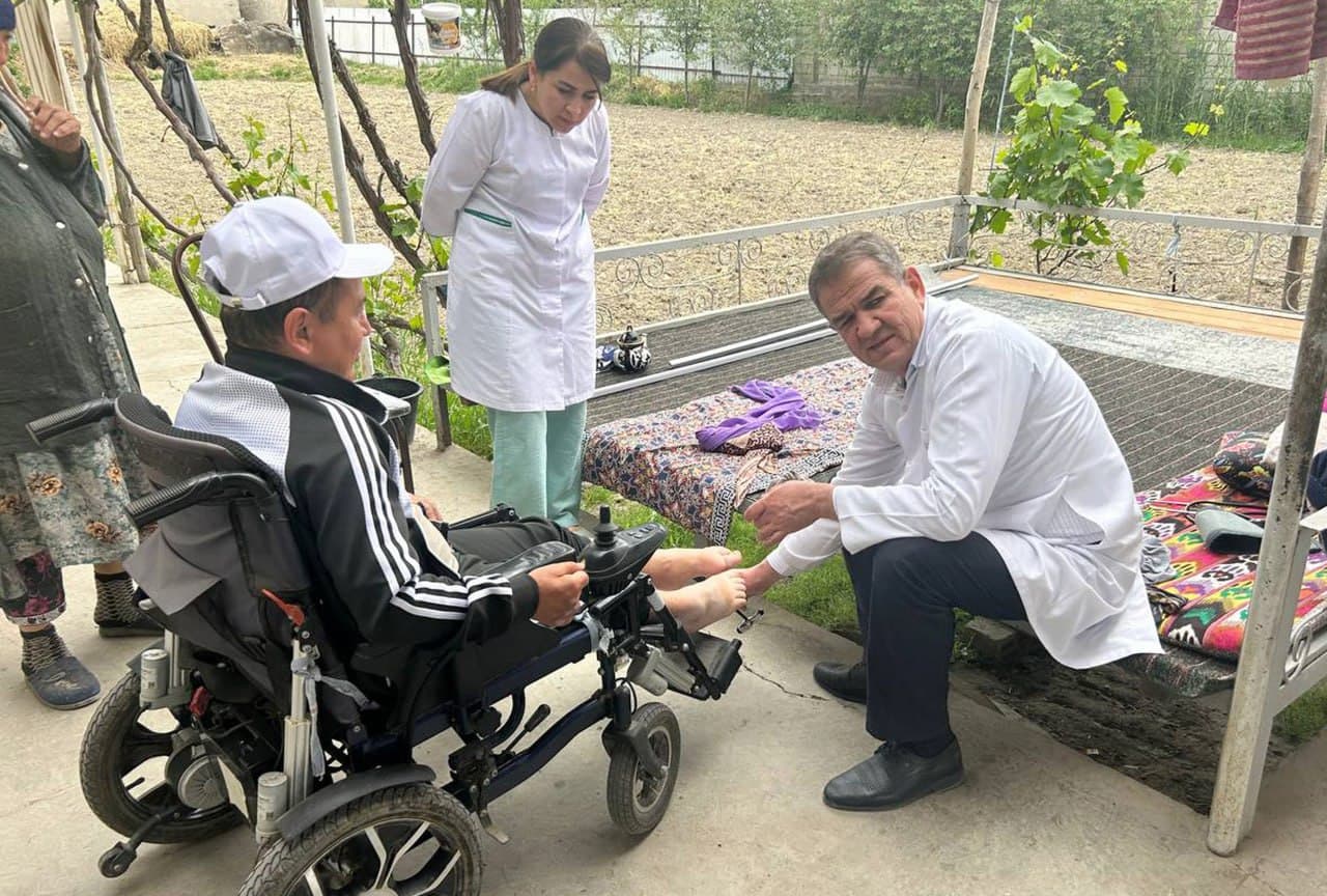 Пешку туманида навбатдаги тиббий кўрик ва жарроҳлик амалиётлари ўтказилди