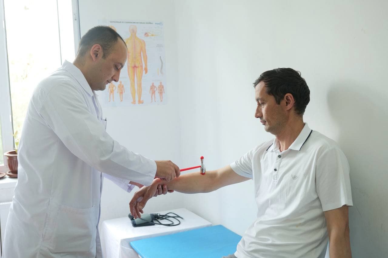 Пешку туманида навбатдаги тиббий кўрик ва жарроҳлик амалиётлари ўтказилди