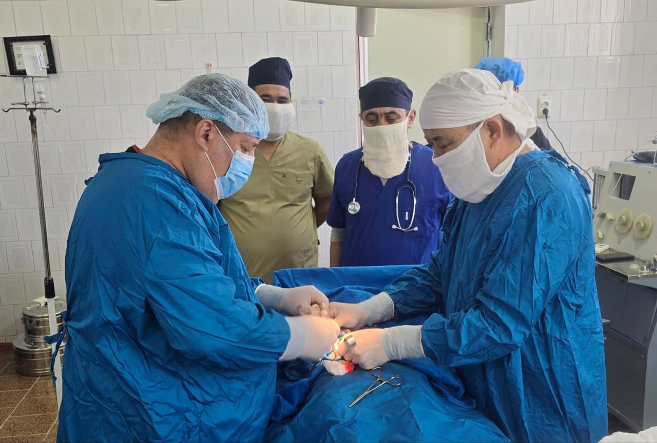 Пешку туманида навбатдаги тиббий кўрик ва жарроҳлик амалиётлари ўтказилди