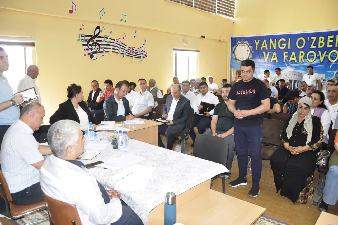 Botir Zaripov Gazlida aholi va tadbirkorlarning murojaatlarini oʻrgandi