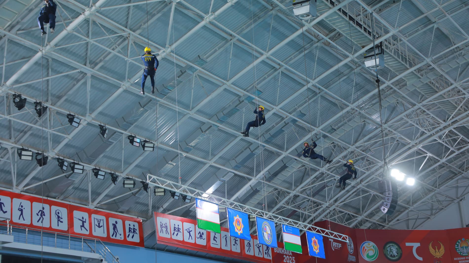 Buxoroda “Yosh qutqaruvchi” harbiy-sport musobaqasining respublika bosqichi oʻtkazilmoqda