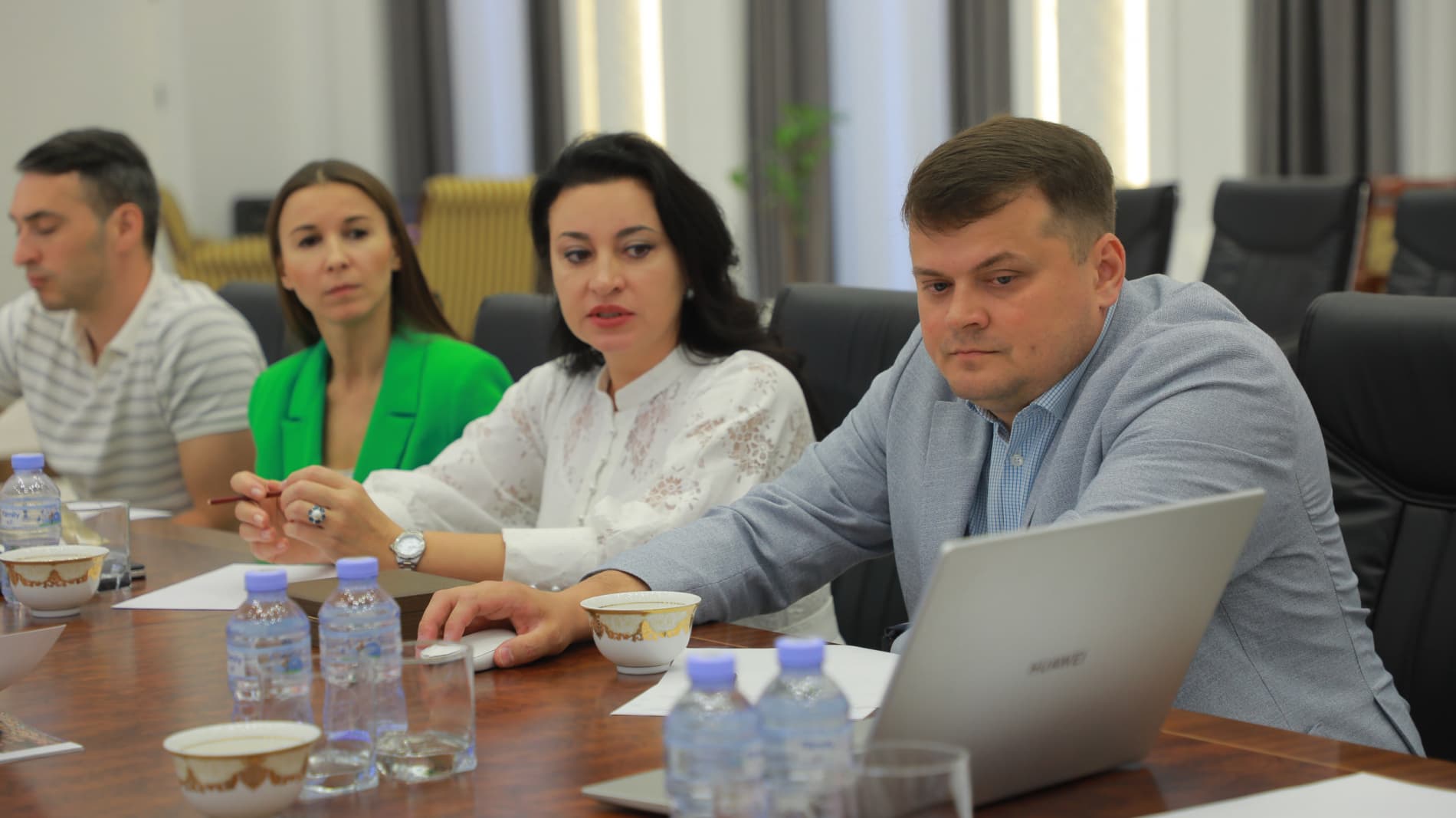 Tataristonning “Tatlift” kompaniyasi bosh direktori Buxoroga keldi. Botir Zaripov bilan muloqotda amaliy hamkorlikning dolzarb masalalari muhokama qilindi