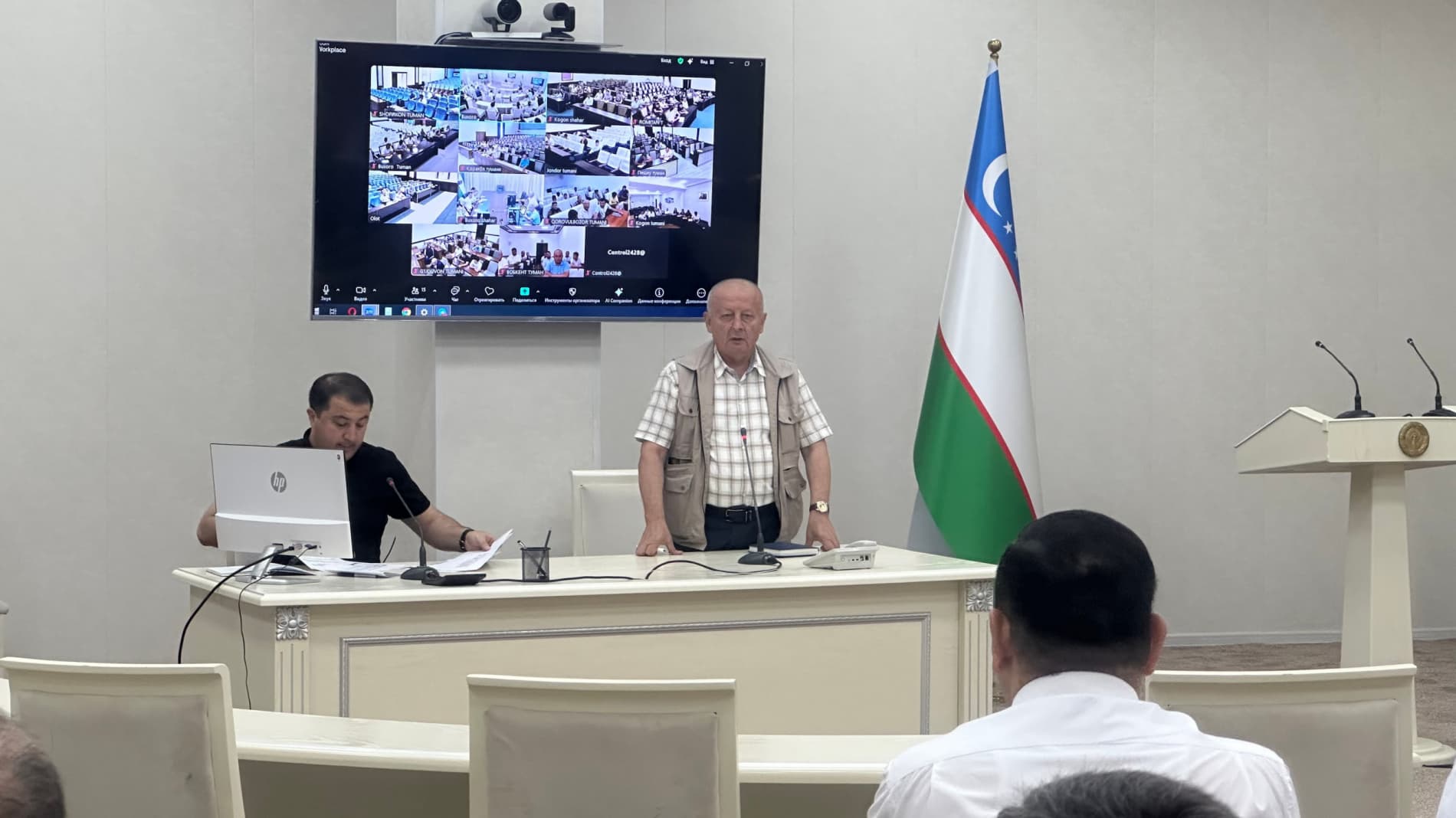 Dolzarb mavzudagi muloqot diniy radikalizm, korrupsiya va manfaatlar toʻqnashuviga bagʻishlandi