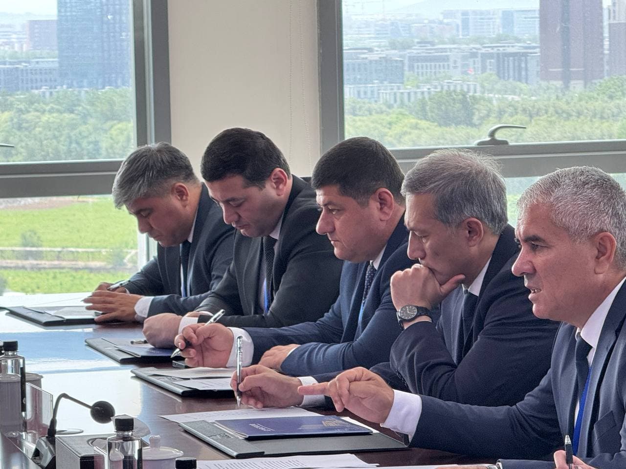 Ботир Зарипов бошчилигидаги Бухоро делегациясининг Хитой Халқ Республикасига хизмат сафари бошланди