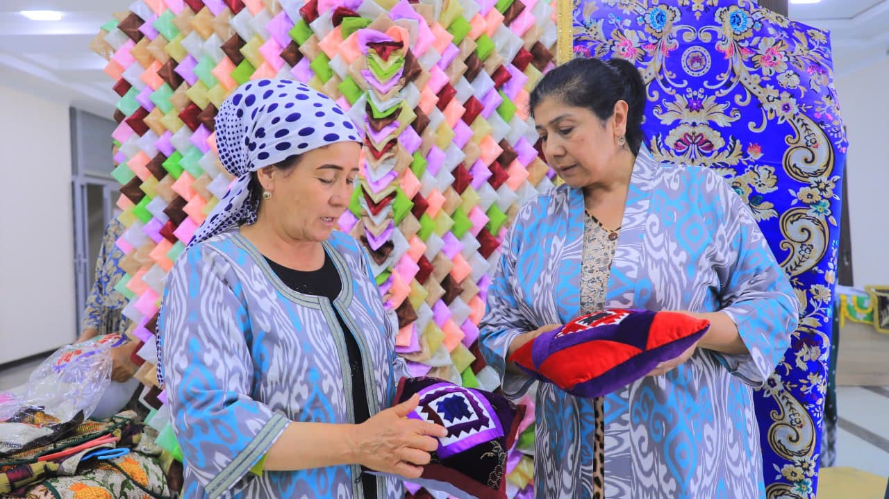 Олот: “Кашталар жилоси” – олис туман чеварлари ижодий кўргазмаси