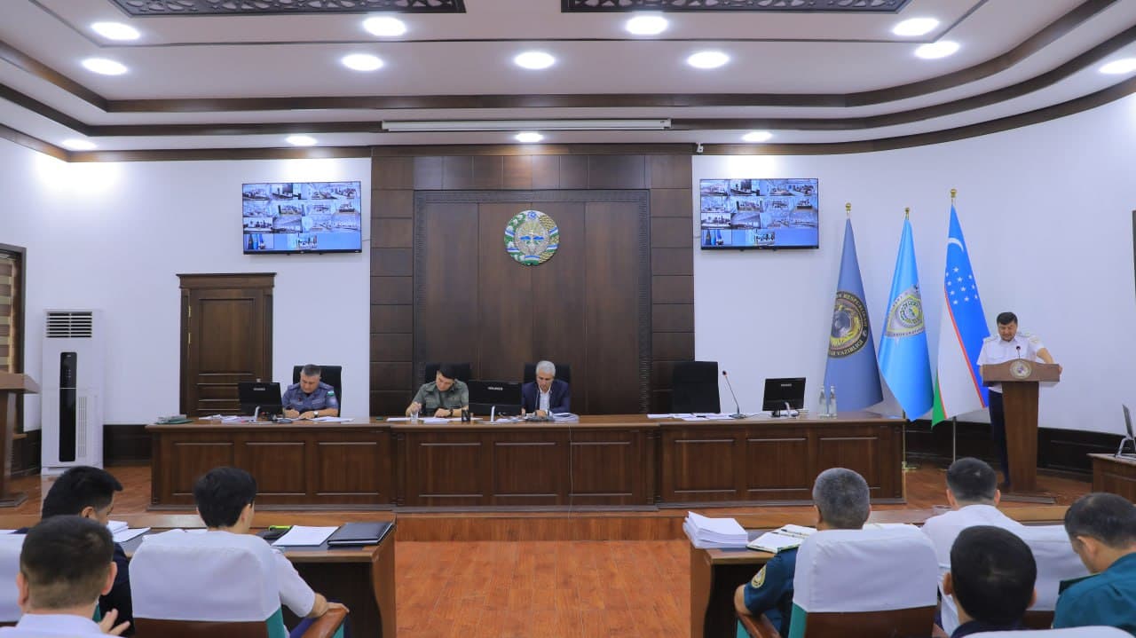Buxoro viloyati Ichki ishlar boshqarmasida jinoyatchilikka qarshi kurashish, huquqbuzarliklarning oldini olish, aholining huquqiy muhofazasini taʼminlashga qaratilgan masalalar muhokamasiga bagʻishlangan videoselektor yigʻilishi bo'lib o'tdi