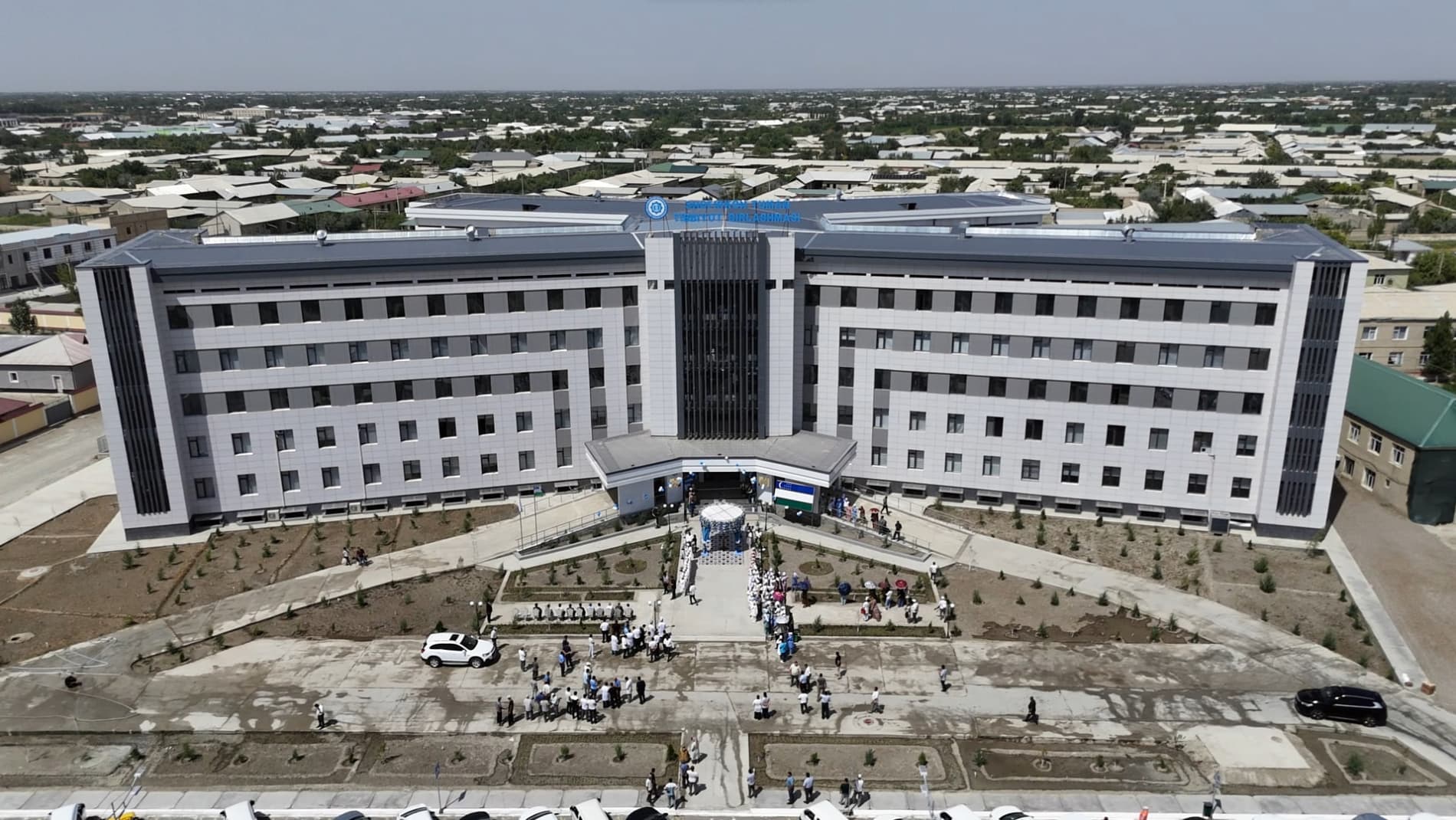 Shofirkon: zamonaviy andozada, besh qavatli tibbiyot markazi foydalanishga topshirildi