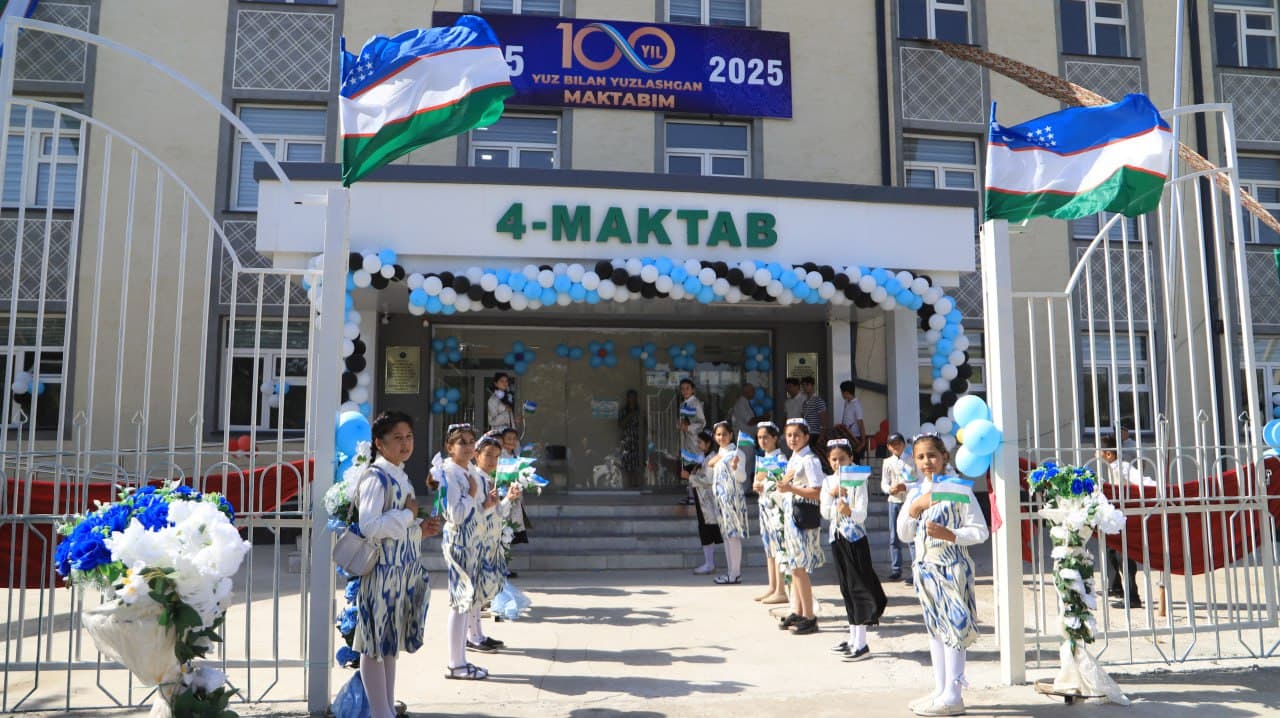 Шофиркон: 4-сонли умумий ўрта таълим мактаби фаолиятига юз йил тўлди