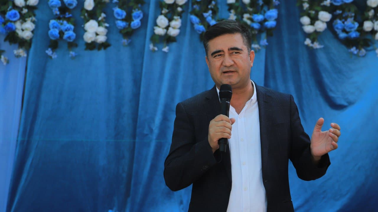 Шофиркон: 4-сонли умумий ўрта таълим мактаби фаолиятига юз йил тўлди