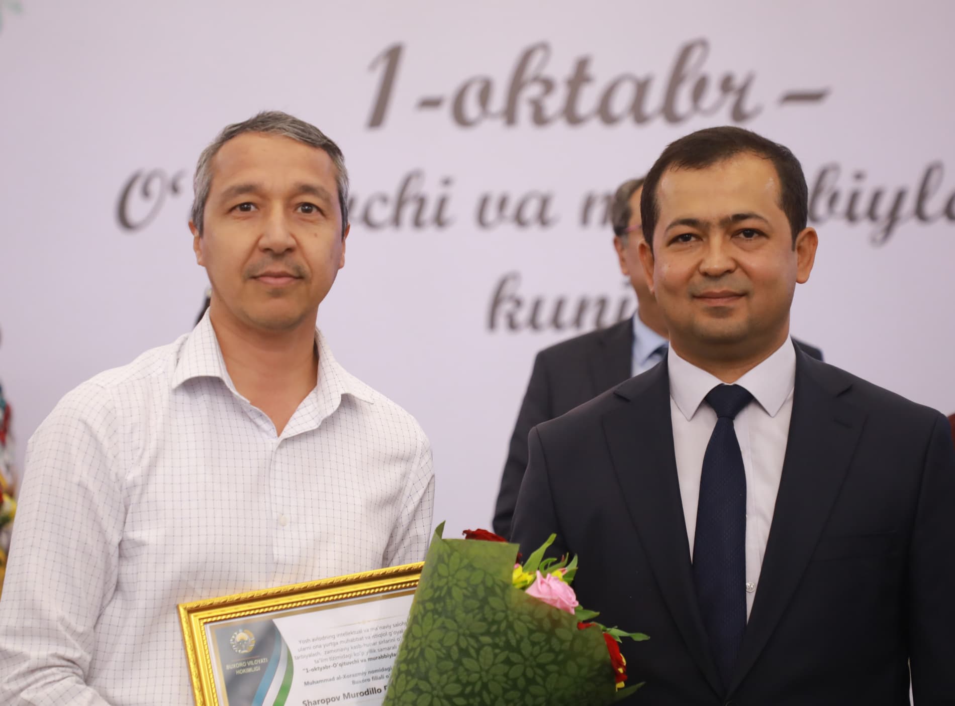 Бухоролик устоз-мураббийлар шарафланди